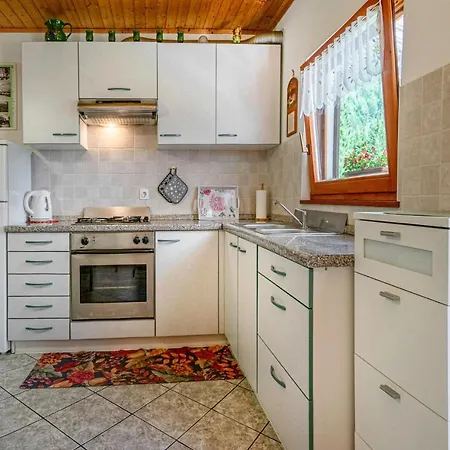 Beautiful In W/ 3 Bedrooms *