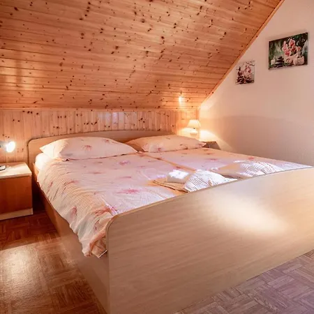 Beautiful In W/ 3 Bedrooms Hébergement de vacances *